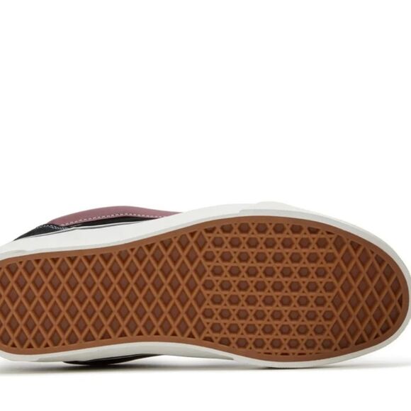 Vans KNU Skool Unisex Suede Shoe- Black/Port Red - Picture 5 of 10